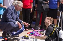 Ӣ�������Ǳˮ ���ط򸾶��Ǹ���